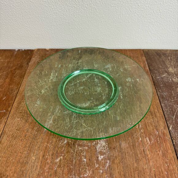 Depression Era Green Vaseline Uranium Swirl 8 inch glass‎ plate - Picture 1 of 8